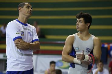 Fellipe Arakawa com o técnico Antônio Lameira