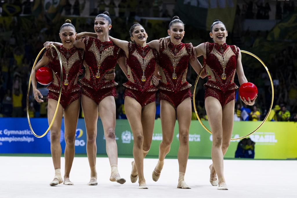 Seleção Brasileira de Ginástica Rítmica - Medalha de Prata na série mista