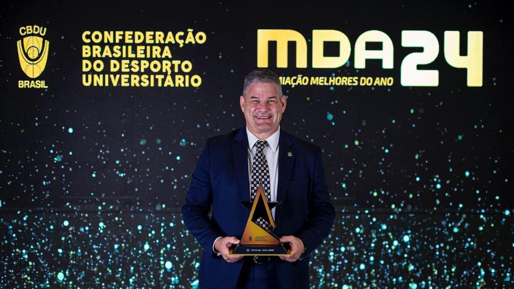 CBDU homenageia CBAt