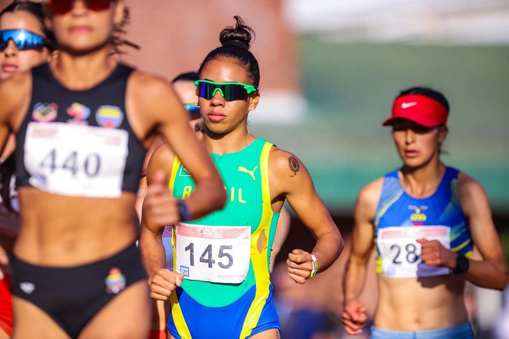 Núbia de Oliveira Silva