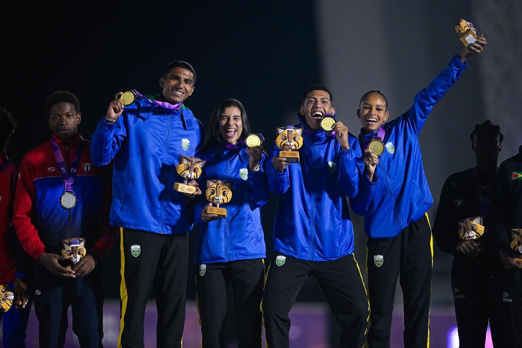 Revezamento 4x400 m misto recebe o ouro