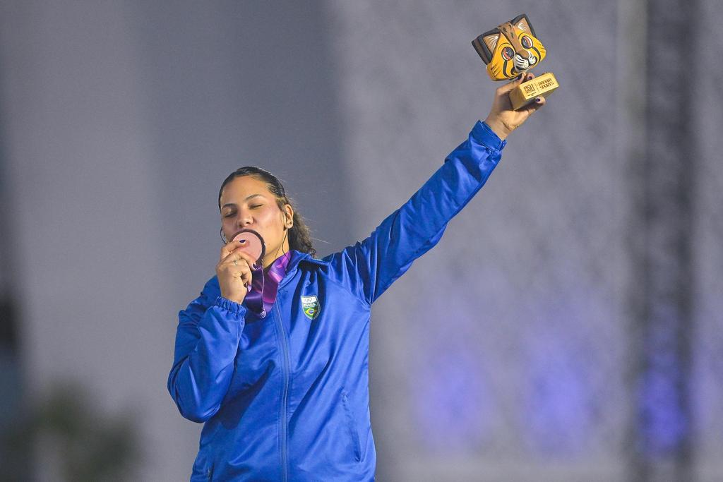 Maria Eduarda: bronze no disco