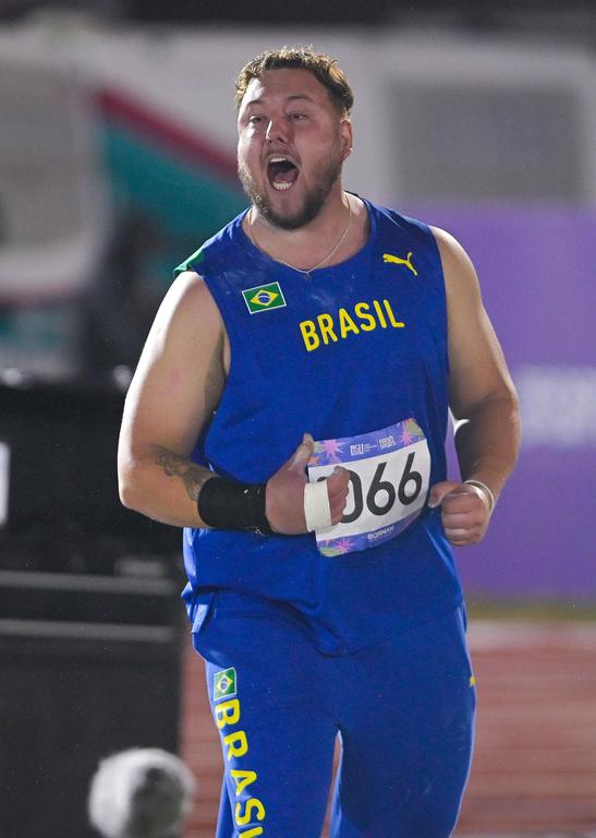 Gritos: Vinícius Avancini