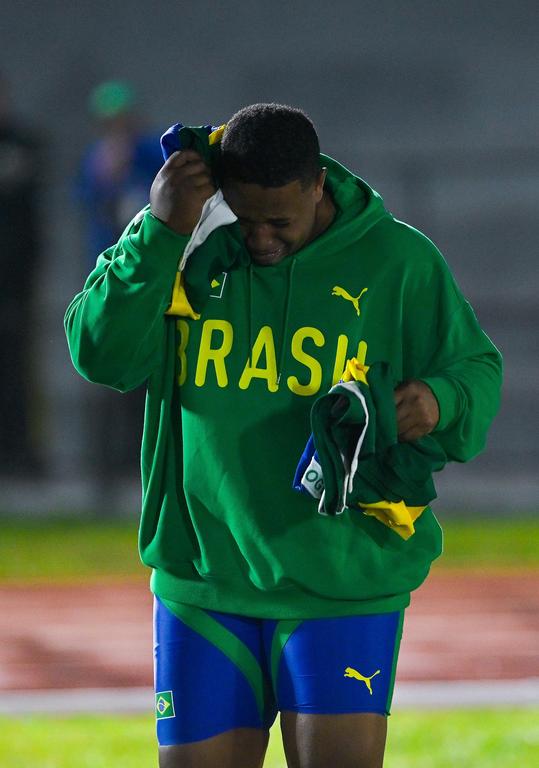 Alessandro: choro na conquista