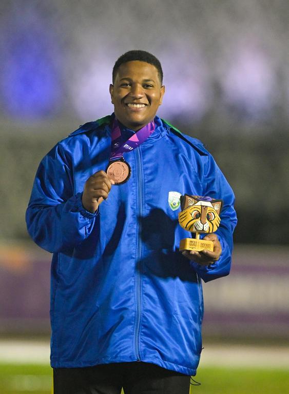 Alessandro Soares, bronze no arremesso do peso