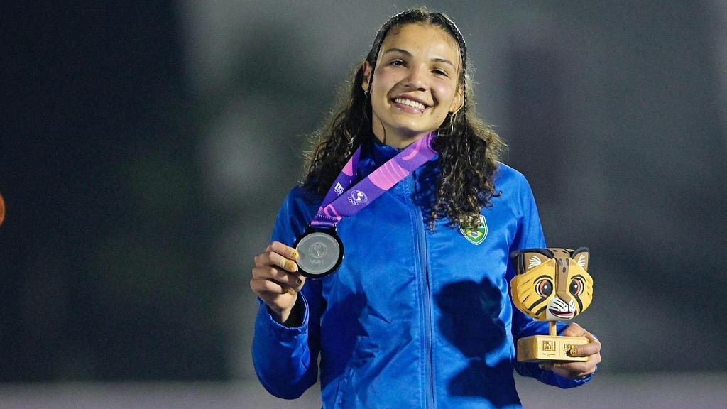 Ana Luiza comemora a prata