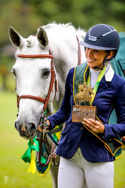 Jordana Laffranchi com Escadron: campeã brasileira Senior